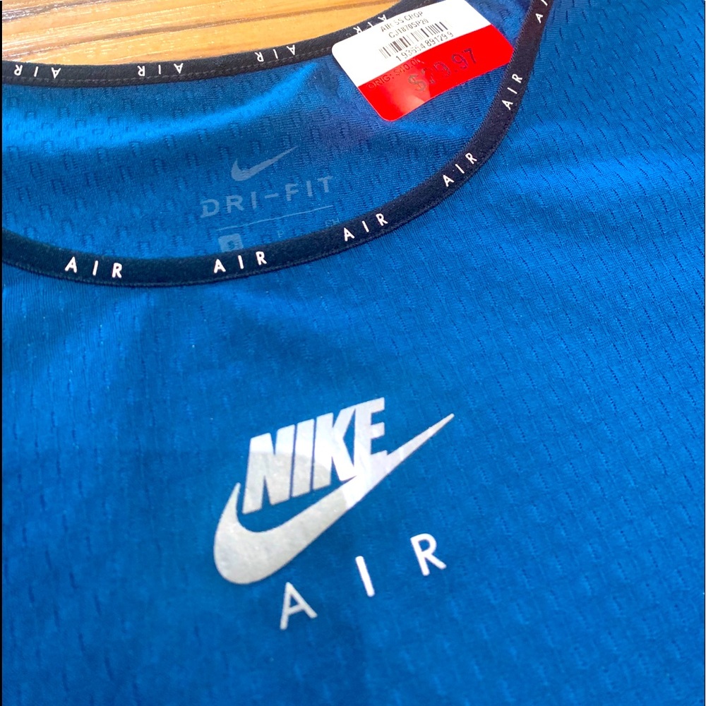 💪🏾 SUPER CUTE NIKE CROP TOP WORKOUT SHIRT🔥
